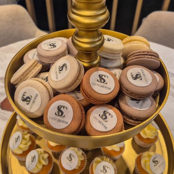 Macarons met logo